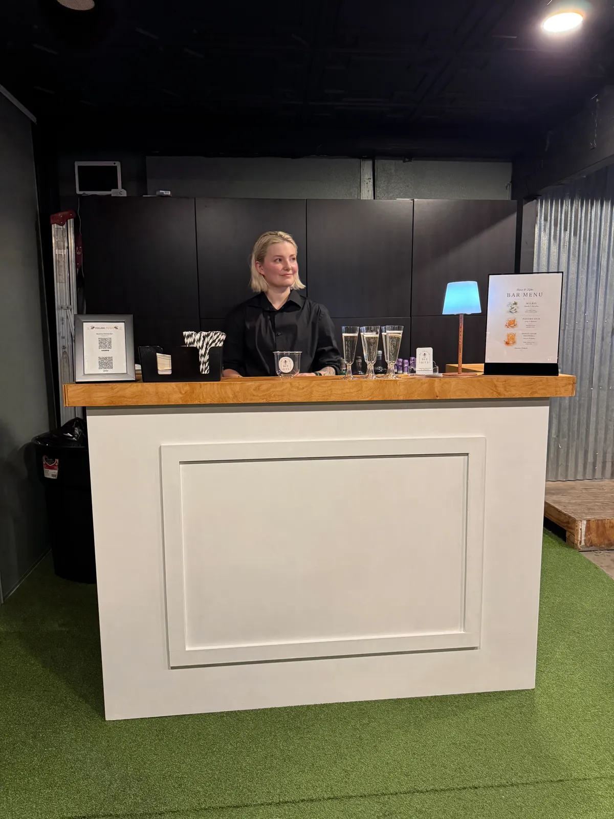 BeeHive Mobile Bar - Media 3
