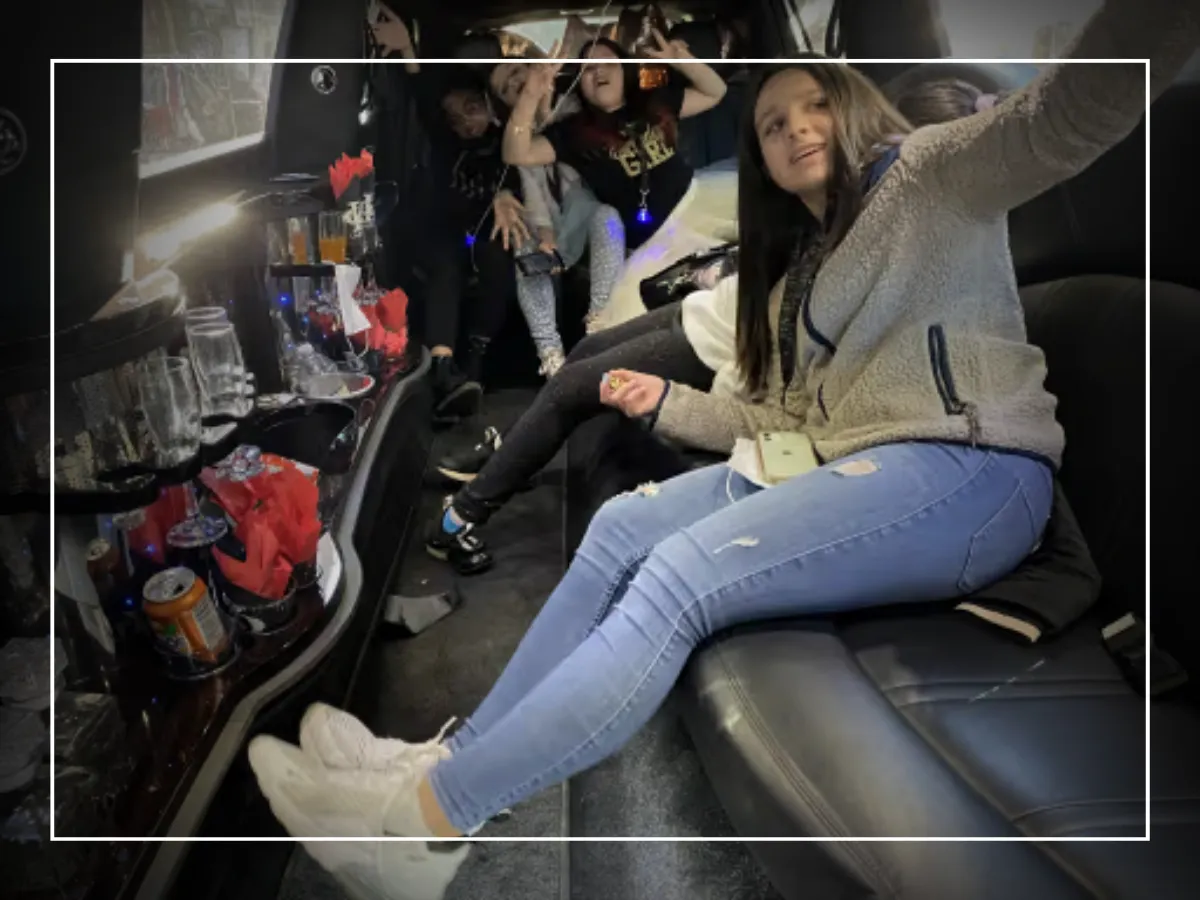 Legendary Limousine - Thumbnail 12