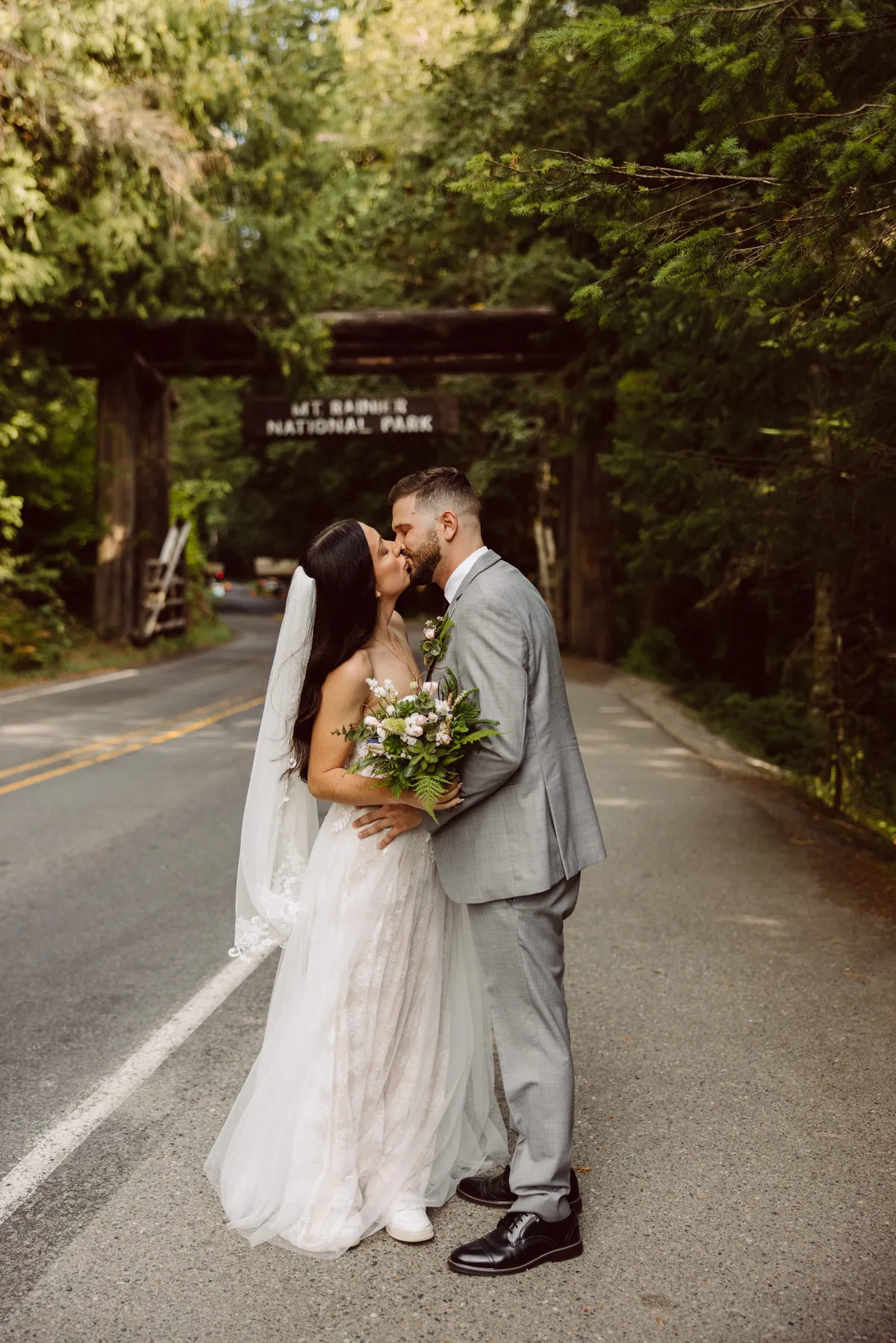 Uncharted Elopements - Thumbnail 23