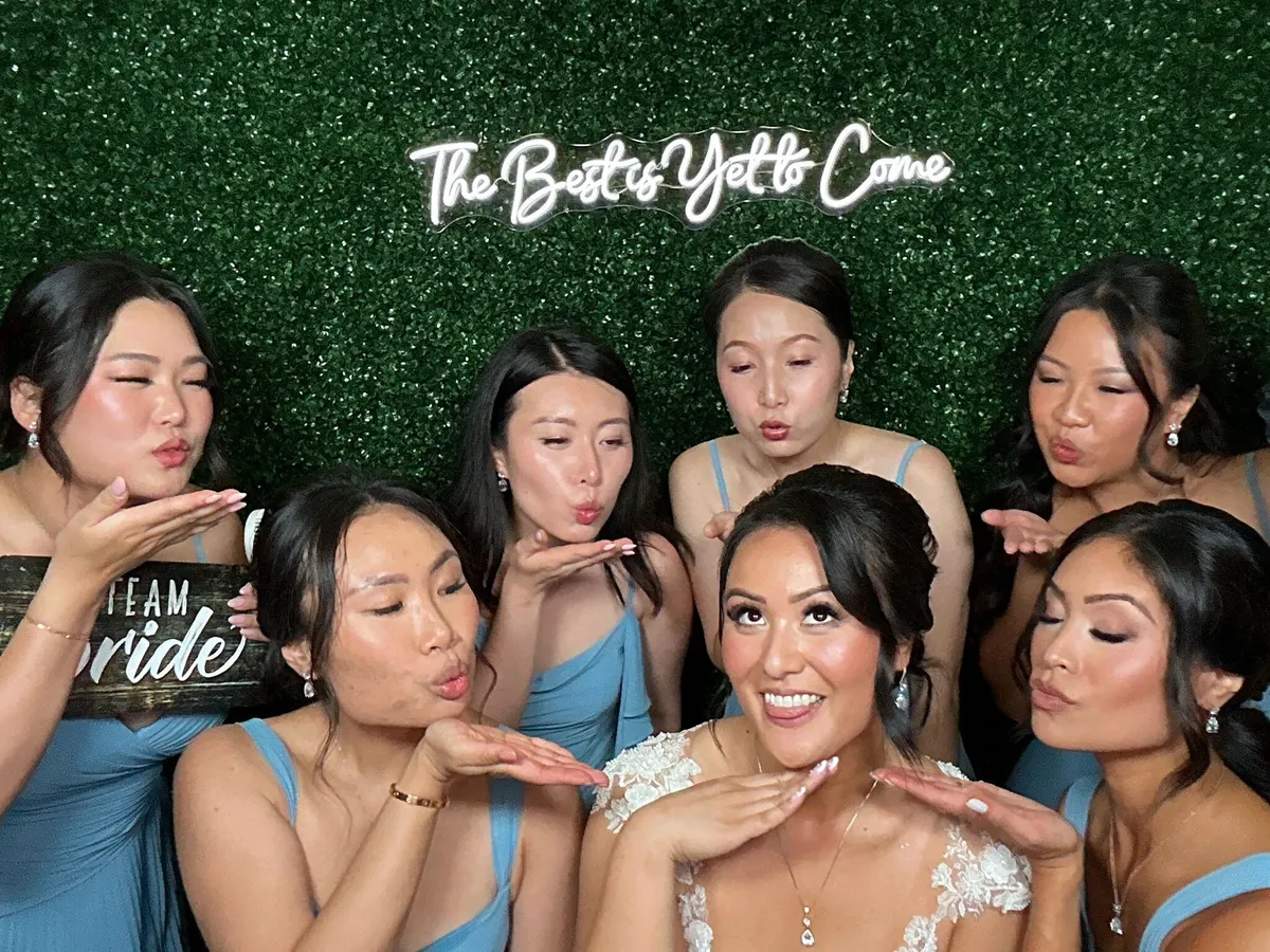 Oh Snap! Photo Booth Studio - Thumbnail 7