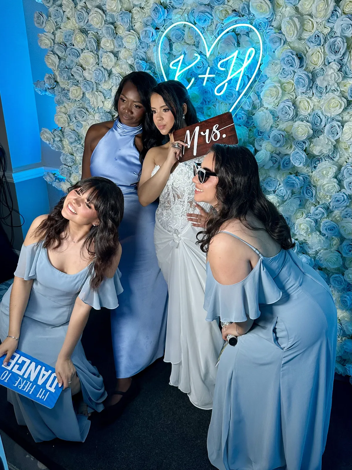 Oh Snap! Photo Booth Studio - Thumbnail 10