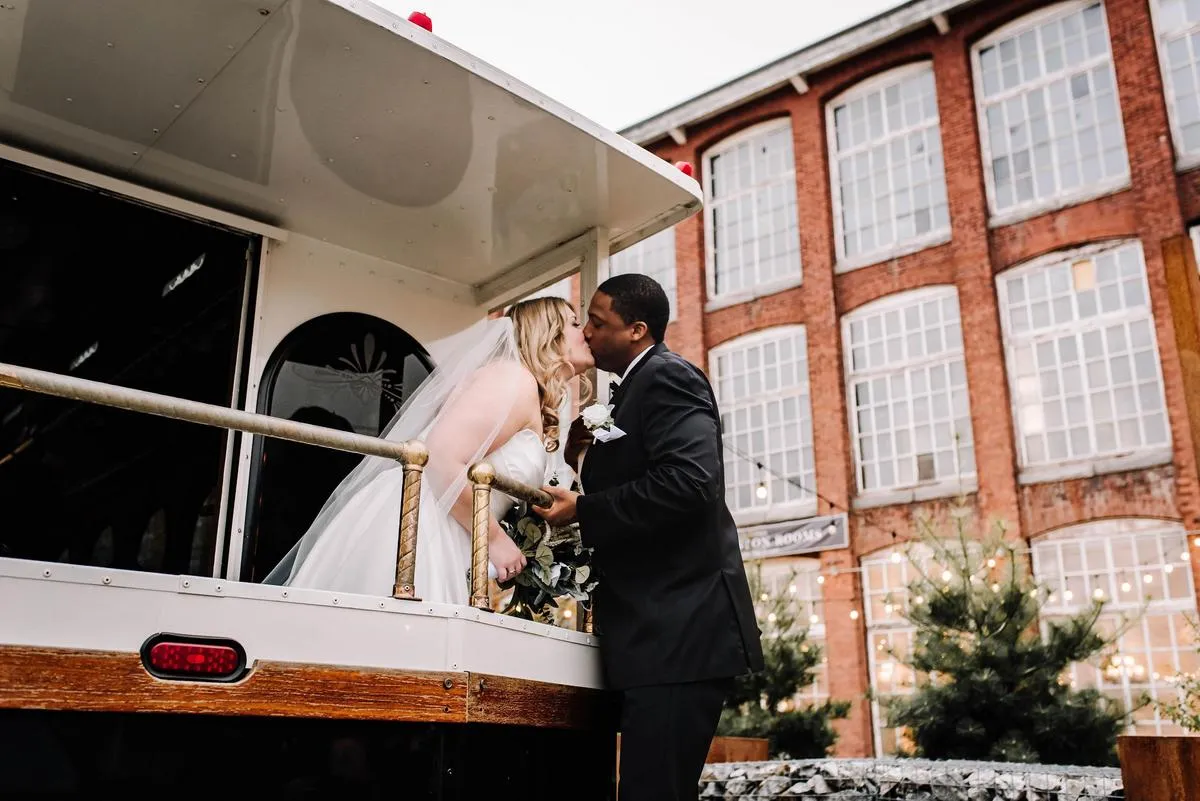 Wedding Day Trolley LLC - Thumbnail 4